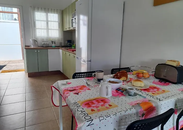 Semesterbostad Casa Yanira *